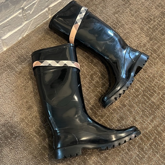 Burberry Kenyon Nova Belt Rainboot - Picture 5 of 11